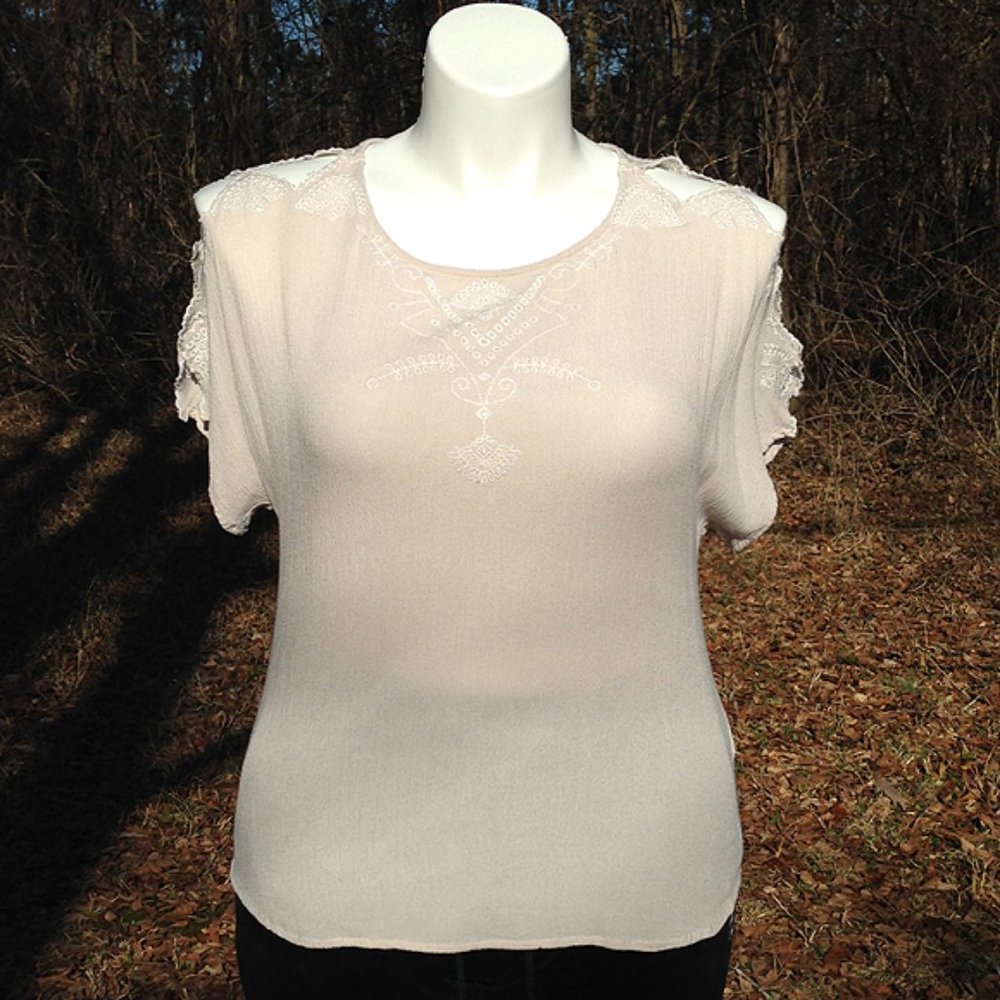 New Directions Beige Top w/ Diamond Cut-Outs | S